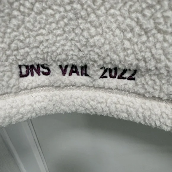 The North Face Cragmont 1/4-Snap Fleece Pullover in cream Engraved Vail 2022 L - Picture 9 of 10